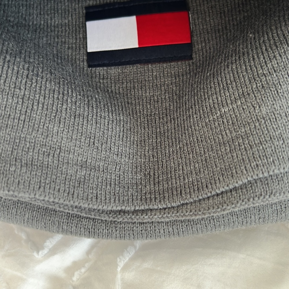 Tommy Hilfiger 2-Piece Logo Beanie & Scarf Set - Picture 5 of 7